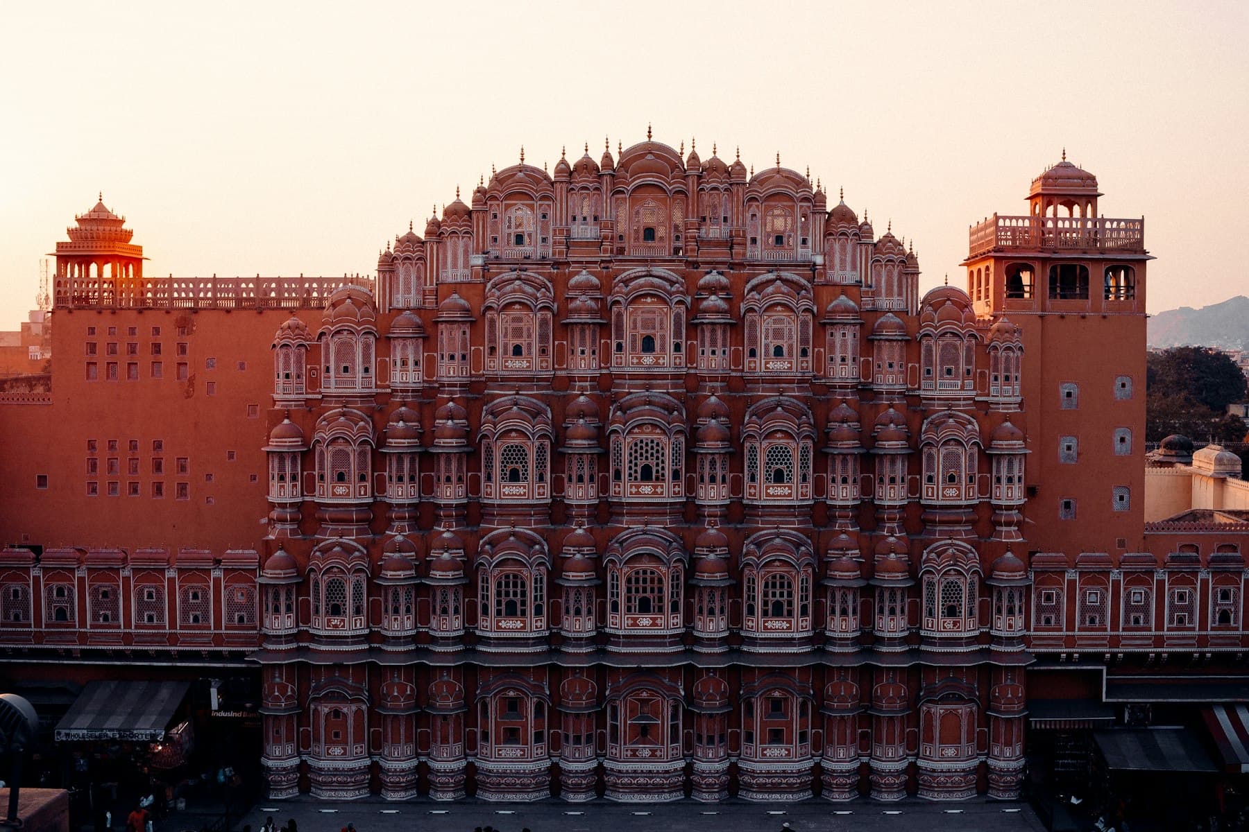 Hawa Mahal, Jaipur — spices ship from Rajasthan, the spice capital of India